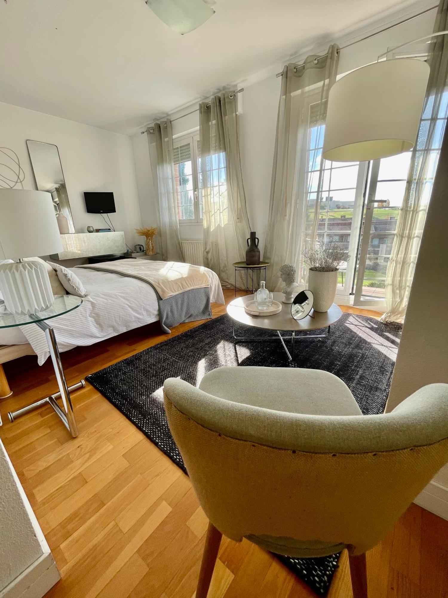 Estilosa Casa Golf Suites Gorraiz Екстериор снимка